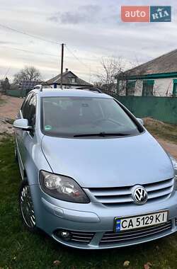 Хэтчбек Volkswagen Golf Plus 2008 в Добровеличковке