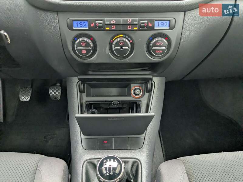 Хетчбек Volkswagen Golf Plus 2005 в Звягелі фото 44 Хетчбек Volkswagen Golf Plus 2005 в Звягелі