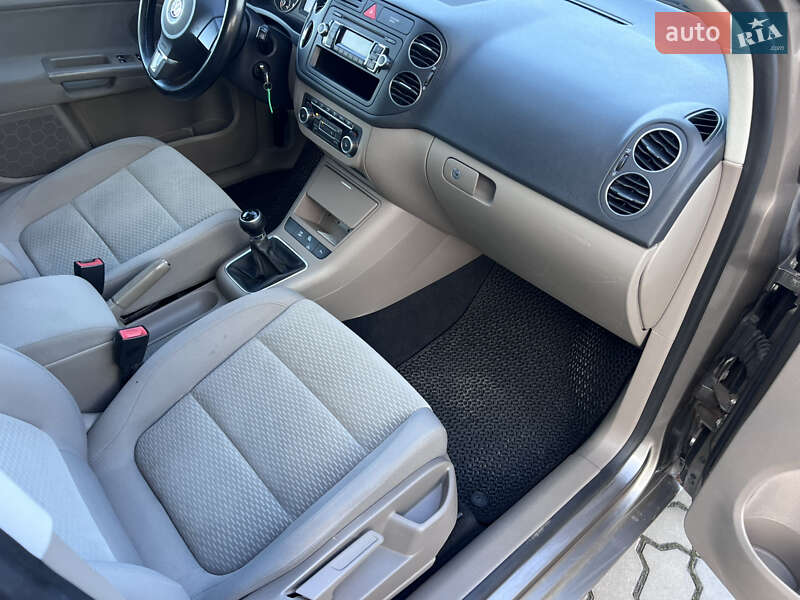 Хэтчбек Volkswagen Golf Plus 2009 в Нововолынске фото 24 Хэтчбек Volkswagen Golf Plus 2009 в Нововолынске