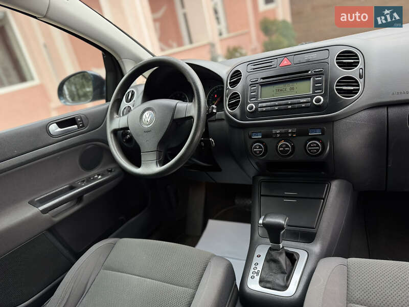 Хетчбек Volkswagen Golf Plus 2005 в Новоселиці