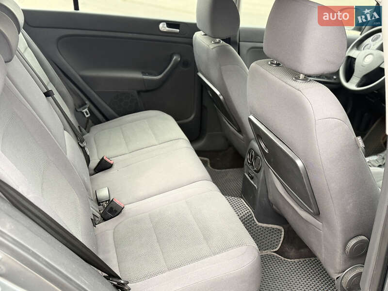 Хэтчбек Volkswagen Golf Plus 2005 в Киеве