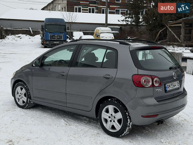 Хетчбек Volkswagen Golf Plus 2009 в Звягелі