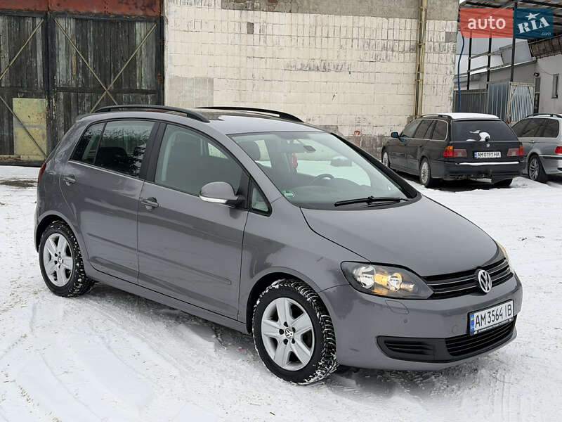 Хетчбек Volkswagen Golf Plus 2009 в Звягелі