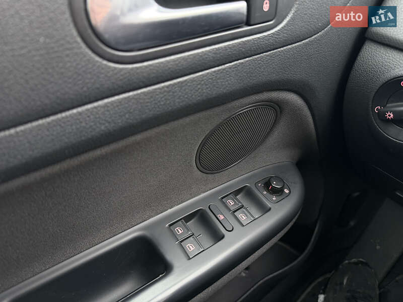 Хетчбек Volkswagen Golf Plus 2009 в Звягелі