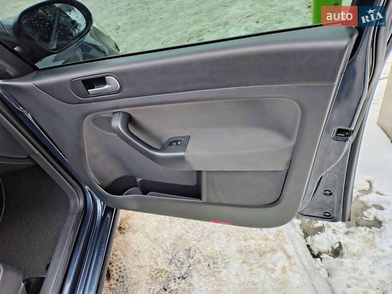 Хэтчбек Volkswagen Golf Plus 2008 в Лубнах