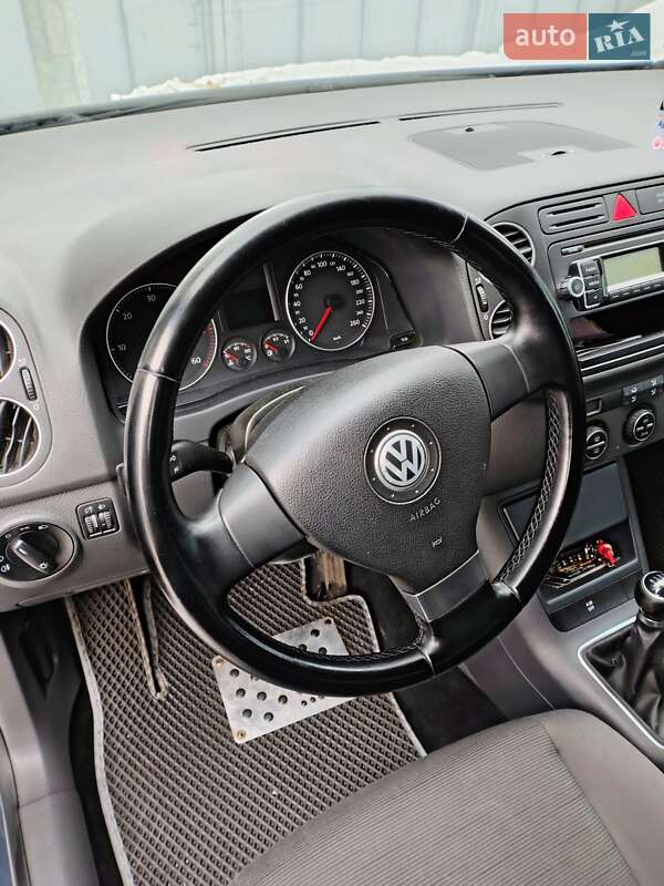 Хэтчбек Volkswagen Golf Plus 2008 в Лубнах