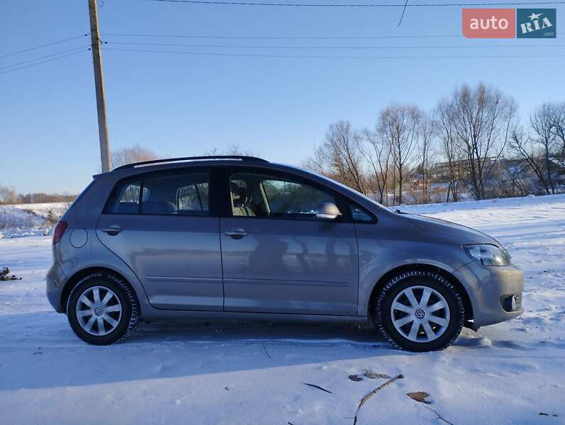 Хэтчбек Volkswagen Golf Plus 2009 в Староконстантинове