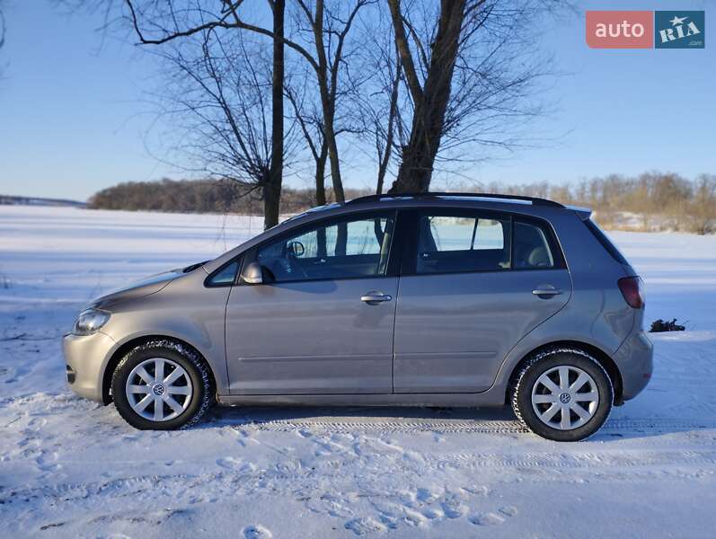 Хэтчбек Volkswagen Golf Plus 2009 в Староконстантинове