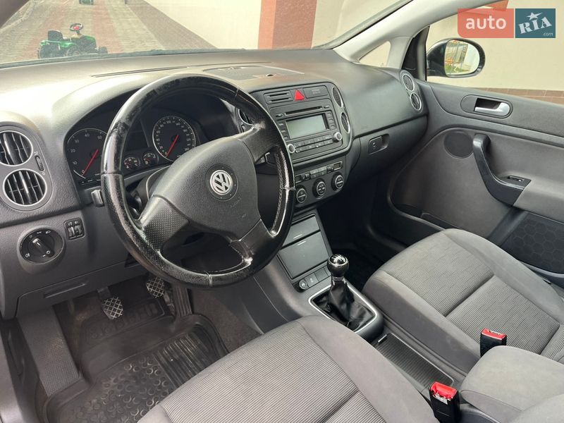 Хэтчбек Volkswagen Golf Plus 2005 в Могилев-Подольске