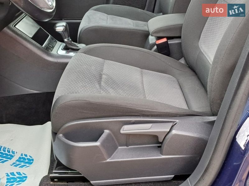 Хэтчбек Volkswagen Golf Plus 2010 в Сарнах