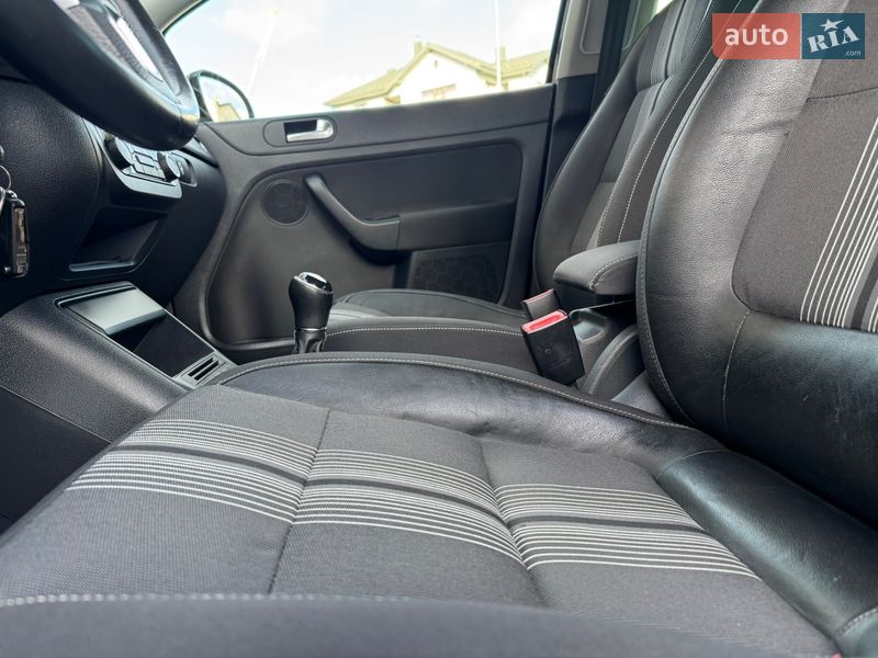 Хэтчбек Volkswagen Golf Plus 2013 в Ровно