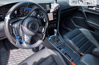 Хэтчбек Volkswagen Golf R 2015 в Ирпене