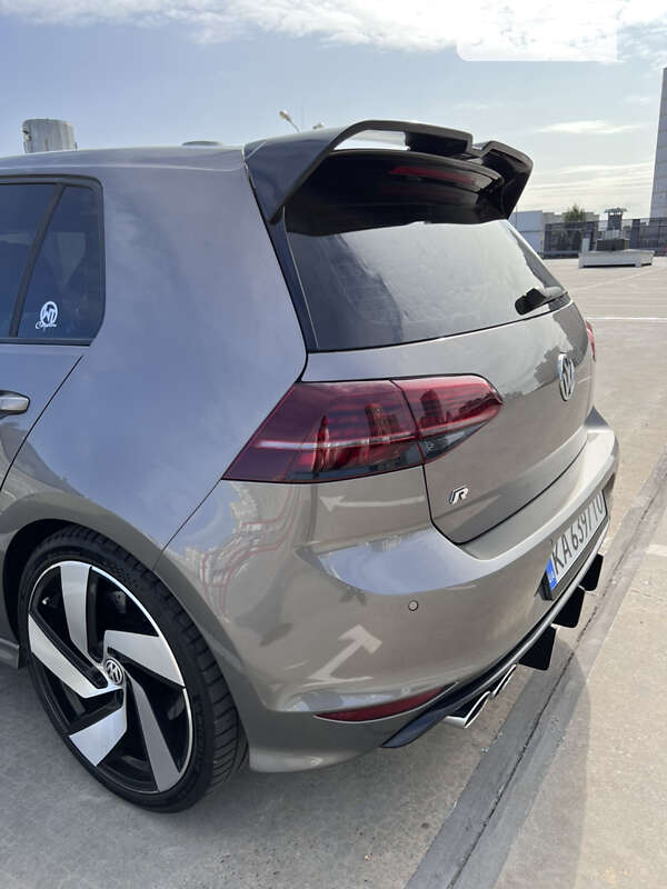 Хетчбек Volkswagen Golf R 2015 в Києві