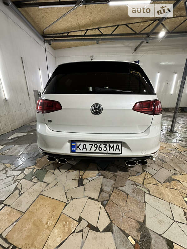 Хетчбек Volkswagen Golf R 2017 в Києві