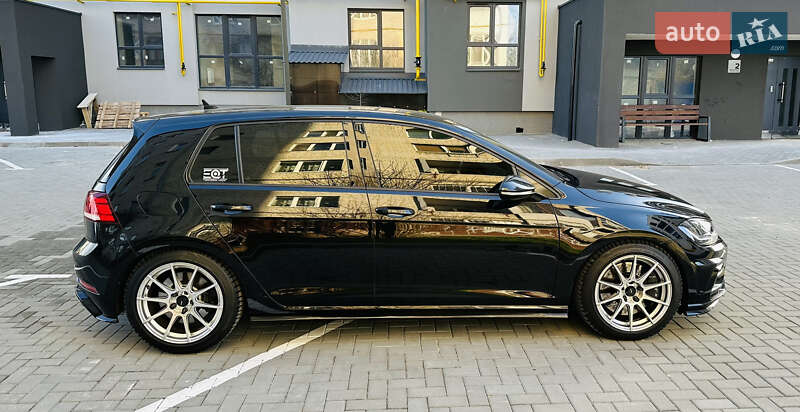 Хэтчбек Volkswagen Golf R 2017 в Луцке