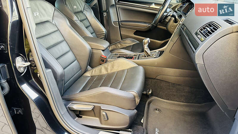 Хэтчбек Volkswagen Golf R 2017 в Луцке