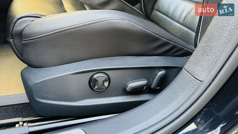 Хэтчбек Volkswagen Golf R 2017 в Луцке