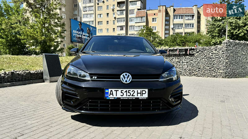Хетчбек Volkswagen Golf R 2017 в Івано-Франківську