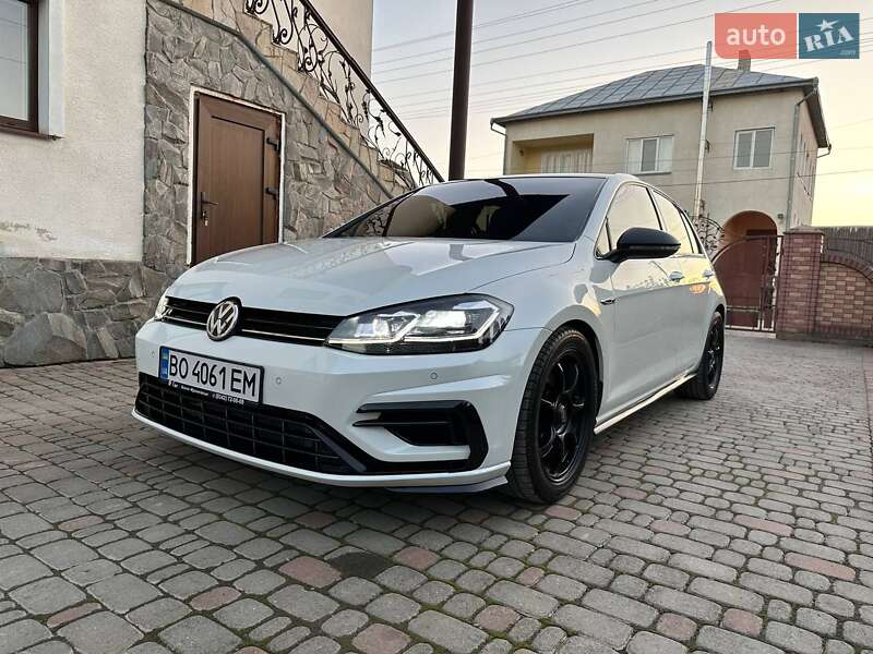 Хэтчбек Volkswagen Golf R 2018 в Ивано-Франковске
