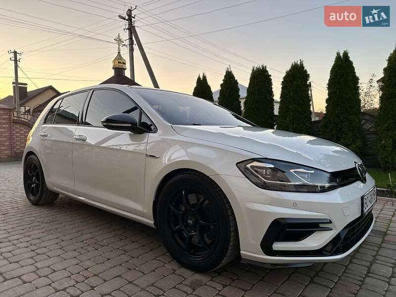 Хэтчбек Volkswagen Golf R 2018 в Ивано-Франковске