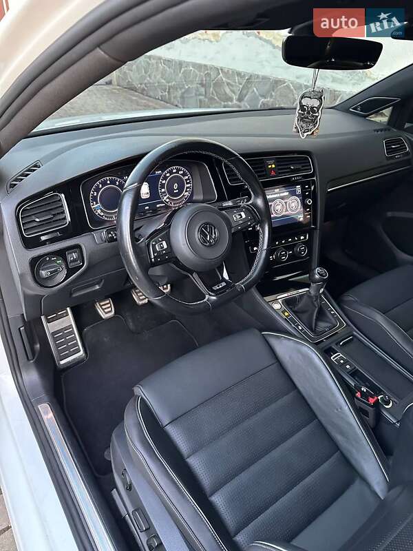 Хэтчбек Volkswagen Golf R 2018 в Ивано-Франковске
