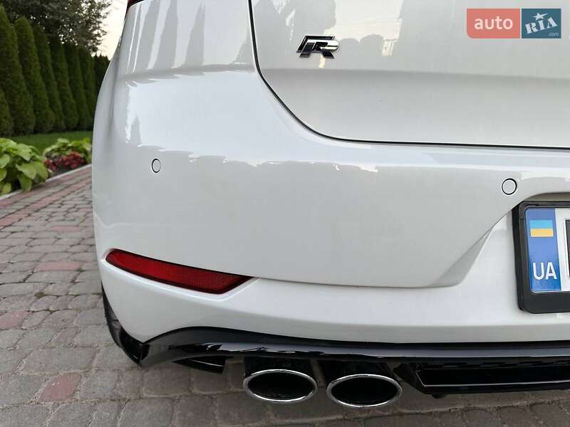 Хэтчбек Volkswagen Golf R 2018 в Ивано-Франковске