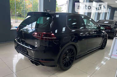 Хэтчбек Volkswagen Golf R 2015 в Киеве