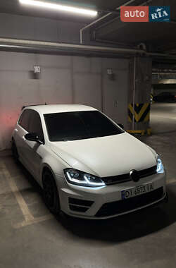 Хэтчбек Volkswagen Golf R 2017 в 