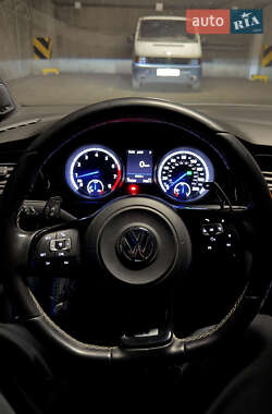 Хэтчбек Volkswagen Golf R 2017 в 