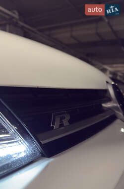 Хэтчбек Volkswagen Golf R 2017 в 