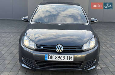 Хетчбек Volkswagen Golf R 2012 в 