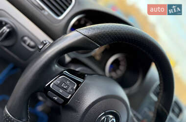 Хетчбек Volkswagen Golf R 2012 в 
