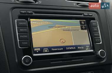 Хетчбек Volkswagen Golf R 2012 в 
