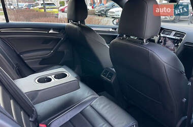 Хетчбек Volkswagen Golf R 2018 в 