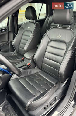 Хэтчбек Volkswagen Golf R 2018 в Киеве