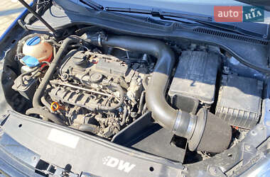 Хетчбек Volkswagen Golf R 2011 в 
