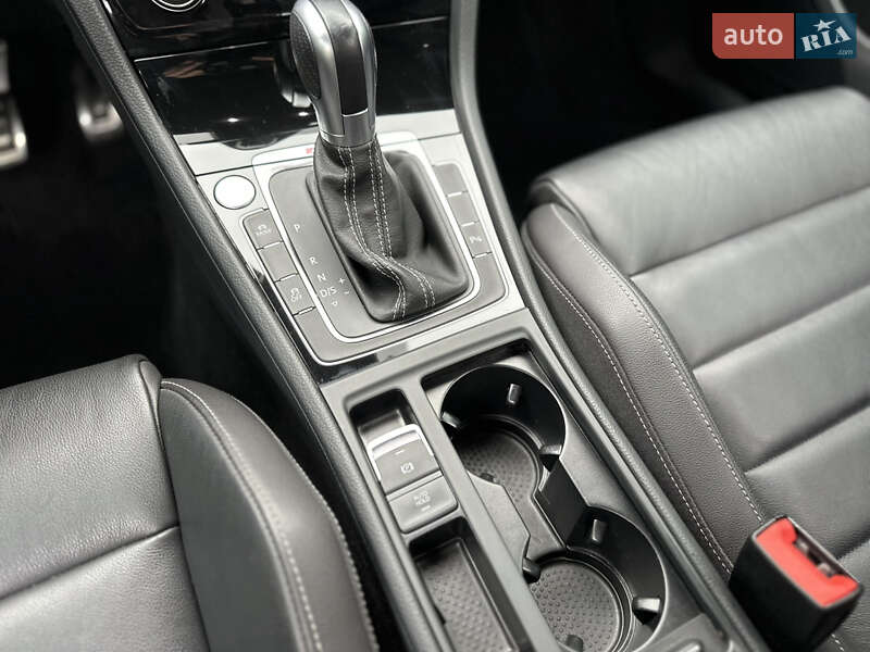 Хэтчбек Volkswagen Golf R 2016 в Одессе