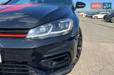 Хэтчбек Volkswagen Golf R 2018 в 