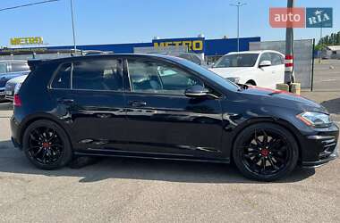 Хэтчбек Volkswagen Golf R 2018 в 