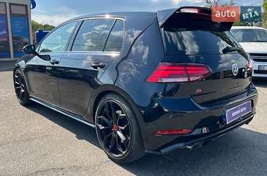 Хэтчбек Volkswagen Golf R 2018 в 