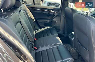 Хэтчбек Volkswagen Golf R 2018 в 