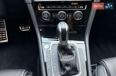 Хэтчбек Volkswagen Golf R 2019 в 