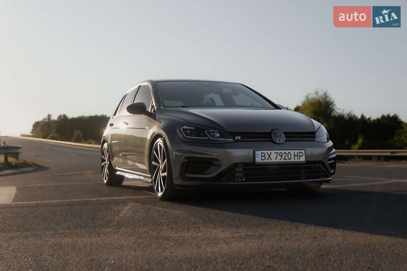 Хэтчбек Volkswagen Golf R 2017 в Хмельницком