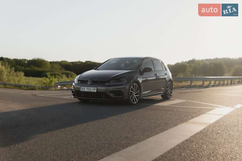Хэтчбек Volkswagen Golf R 2017 в Хмельницком