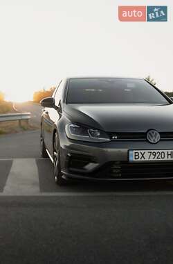 Хэтчбек Volkswagen Golf R 2017 в Хмельницком