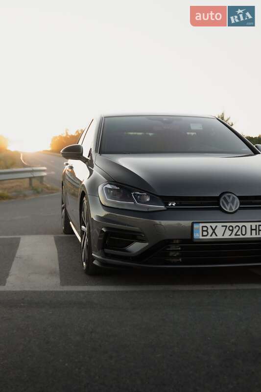 Хэтчбек Volkswagen Golf R 2017 в Хмельницком