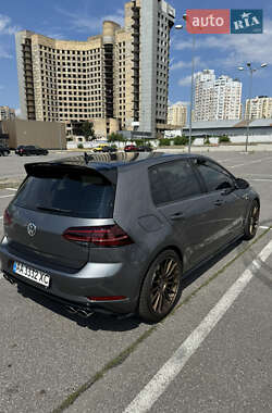 Хэтчбек Volkswagen Golf R 2019 в 