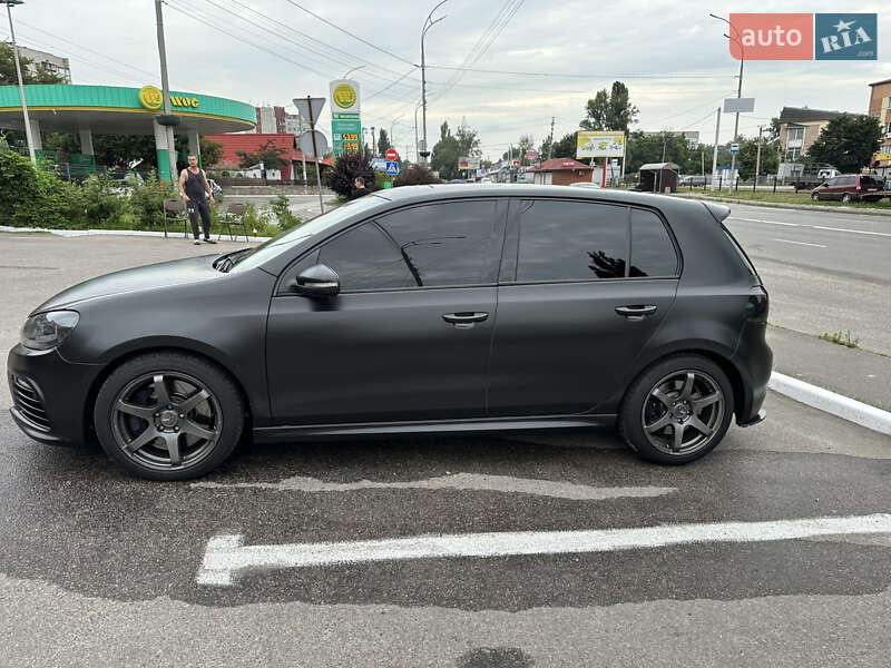 Хэтчбек Volkswagen Golf R 2011 в Вышгороде
