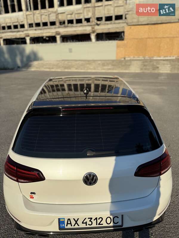 Хэтчбек Volkswagen Golf R 2018 в Харькове