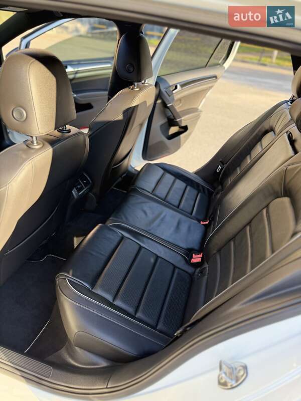 Хэтчбек Volkswagen Golf R 2018 в Харькове